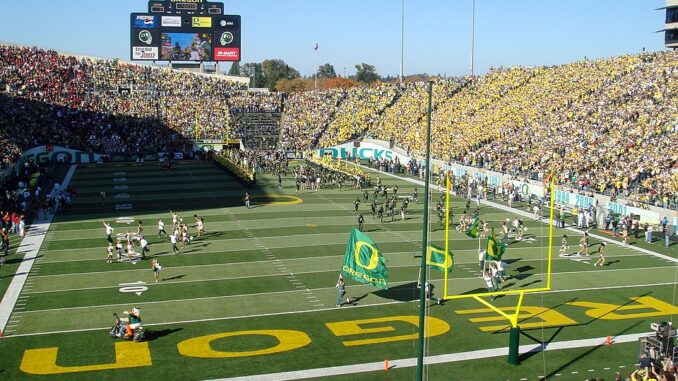 102707-Oregon-Autzen-UOentrance